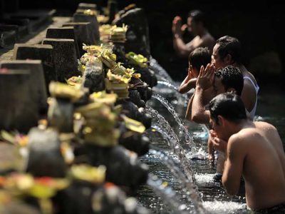 Purification ceremony at Tirta Empul