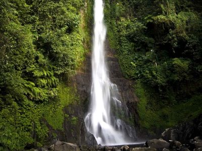 tegenungan waterfall